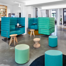 Carica l'immagine nel visualizzatore di Gallery, Cork Family Modello A sgabello / tavolino