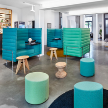 Carica l'immagine nel visualizzatore di Gallery, Cork Family Modello B sgabello / tavolino