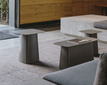 Carica l'immagine nel visualizzatore di Gallery, Tavolino Metal side table medio cioccolato