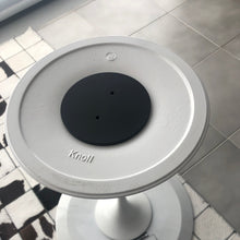 Load image into Gallery viewer, Tavolino Saarinen Ø 41 base bianca e piano in marmo cristallino