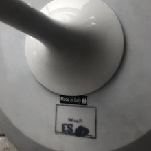 Load image into Gallery viewer, Tavolino Saarinen Ø 41 base bianca e piano in marmo cristallino