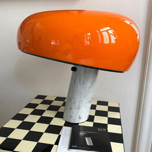 Load image into Gallery viewer, Snoopy lampada da tavolo