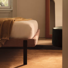 Carica l'immagine nel visualizzatore di Gallery, Letto Joy
