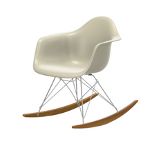 Carica l&#39;immagine nel visualizzatore di Gallery, Sedia a dondolo RAR Eames Plastic Armchair
