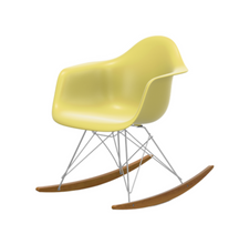 Carica l&#39;immagine nel visualizzatore di Gallery, Sedia a dondolo RAR Eames Plastic Armchair

