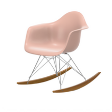 Carica l&#39;immagine nel visualizzatore di Gallery, Sedia a dondolo RAR Eames Plastic Armchair
