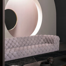 Carica l&#39;immagine nel visualizzatore di Gallery, Divano Chester Moon Baxter
