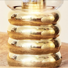 Carica l&#39;immagine nel visualizzatore di Gallery, Bulb Brass lampada da tavolo
