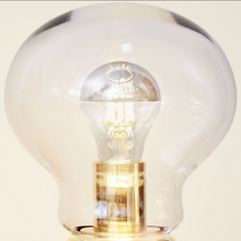 Load image into Gallery viewer, Bulb Brass lampada da tavolo
