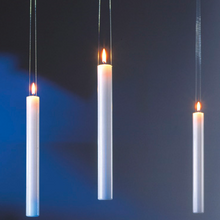 Carica l&#39;immagine nel visualizzatore di Gallery, Fly Candle Fly Set di 2 candele a sospensione
