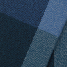 Carica l&#39;immagine nel visualizzatore di Gallery, Colour Block Blankets coperta nero-blu
