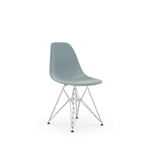 Carica l&#39;immagine nel visualizzatore di Gallery, DSR Eames Plastic Chair

