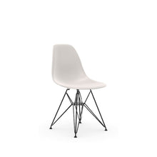 Carica l&#39;immagine nel visualizzatore di Gallery, DSR Eames Plastic Chair
