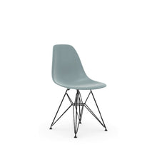 Carica l&#39;immagine nel visualizzatore di Gallery, DSR Eames Plastic Chair
