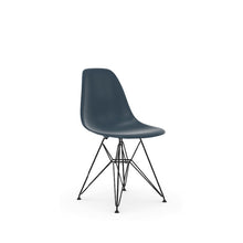 Carica l&#39;immagine nel visualizzatore di Gallery, DSR Eames Plastic Chair
