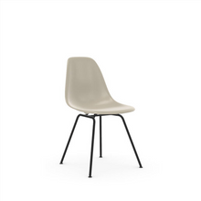 Carica l&#39;immagine nel visualizzatore di Gallery, Eames Plastic Side Chair DSX
