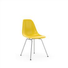 Carica l&#39;immagine nel visualizzatore di Gallery, Eames Plastic Side Chair DSX
