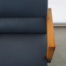 Carica l&#39;immagine nel visualizzatore di Gallery, Divano Attesa 03
