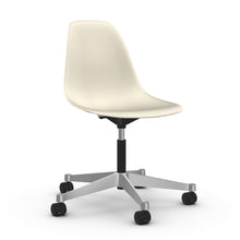 Carica l&#39;immagine nel visualizzatore di Gallery, Eames Plastic Side Chair PSCC sedia ufficio su ruote
