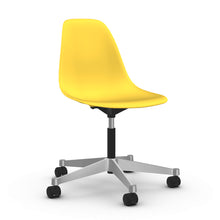 Carica l&#39;immagine nel visualizzatore di Gallery, Eames Plastic Side Chair PSCC sedia ufficio su ruote
