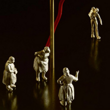 Carica l&#39;immagine nel visualizzatore di Gallery, I Ricchi Poveri Monument For a Bulb lampada da tavolo
