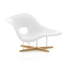 Load image into Gallery viewer, La Chaise Eames – Miniatures Collection
