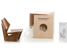 Carica l&#39;immagine nel visualizzatore di Gallery, Laminated Chair – Miniatures Collection
