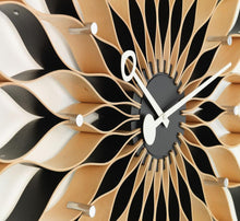 Carica l&#39;immagine nel visualizzatore di Gallery, Sunflower Clock orologio da parete

