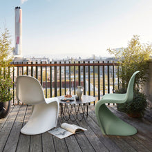 Carica l&#39;immagine nel visualizzatore di Gallery, Panton Chair
