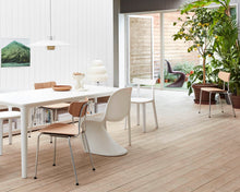 Carica l&#39;immagine nel visualizzatore di Gallery, Panton Chair
