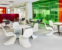 Carica l&#39;immagine nel visualizzatore di Gallery, Panton Chair
