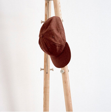 Carica l&#39;immagine nel visualizzatore di Gallery, Kiila Coat Stand – Appendiabiti in frassino
