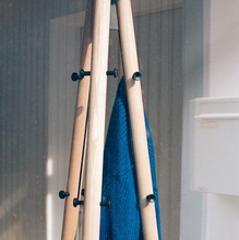 Load image into Gallery viewer, Kiila Coat Stand – Appendiabiti in frassino
