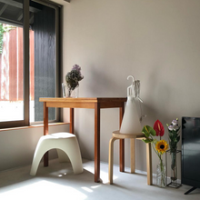 Carica l&#39;immagine nel visualizzatore di Gallery, Sgabello Elephant Stool crema
