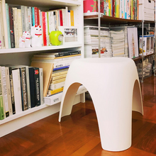 Carica l&#39;immagine nel visualizzatore di Gallery, Sgabello Elephant Stool crema
