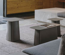 Carica l&#39;immagine nel visualizzatore di Gallery, Tavolino Metal side table piccolo cioccolato
