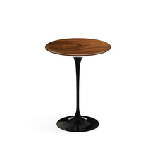 Carica l&#39;immagine nel visualizzatore di Gallery, Tavolino Saarinen Ø 41 base nera e piano in legno santos palissandro
