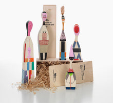 Carica l&#39;immagine nel visualizzatore di Gallery, Wooden Dolls
