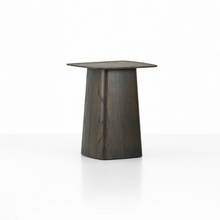 Carica l&#39;immagine nel visualizzatore di Gallery, Wooden Side Table piccolo rovere scuro
