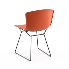 Carica l&#39;immagine nel visualizzatore di Gallery, Set da 2 sedie Bertoia Plastic Chair Anniversary Edition (telaio nero)
