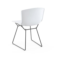 Carica l&#39;immagine nel visualizzatore di Gallery, Set da 2 sedie Bertoia Plastic Chair Anniversary Edition (telaio nero)
