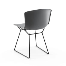 Carica l&#39;immagine nel visualizzatore di Gallery, Set da 2 sedie Bertoia Plastic Chair Anniversary Edition (telaio nero)
