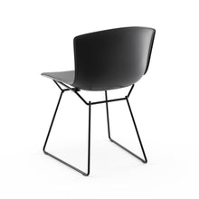 Carica l&#39;immagine nel visualizzatore di Gallery, Set da 2 sedie Bertoia Plastic Chair Anniversary Edition (telaio nero)
