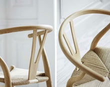 Load image into Gallery viewer, Sedia CH24 Wishbone Chair (finitura rovere saponato) Carl Hansen &amp; Søn
