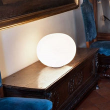 Carica l&#39;immagine nel visualizzatore di Gallery, Glo-Ball Basic 1 lampada da tavolo Ø 33 cm
