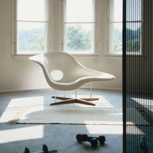 Load image into Gallery viewer, La Chaise poltrona
