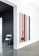 Load image into Gallery viewer, Line appendiabiti finitura rovere o noce
