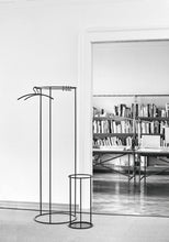 Carica l&#39;immagine nel visualizzatore di Gallery, Rack appendiabiti rotondo
