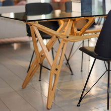 Load image into Gallery viewer, Tavolo Reale 200 x 90 piano in cristallo - base in rovere naturale

