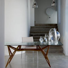 Load image into Gallery viewer, Tavolo Reale 200 x 90 piano in cristallo - base in rovere naturale
